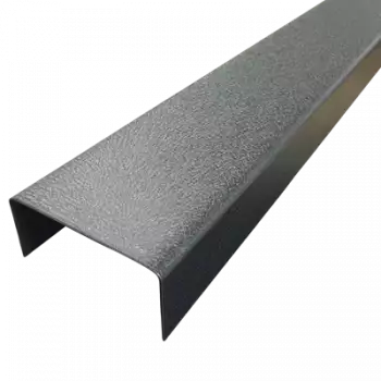 Nahaufnahme Oberfläche Alu U-Profil anthrazitgrau mit Schutzfolie und glatter Beschichtung